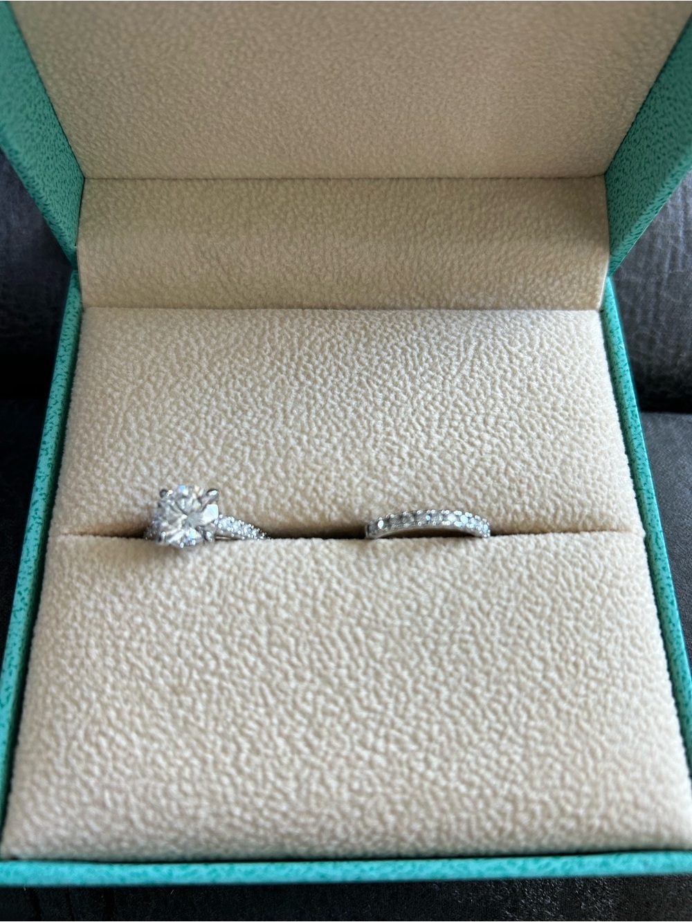 MOISSANITE certified Style White Gold Diamond Engagement Ring Set - White